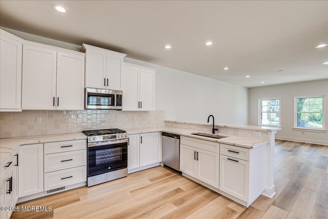 32 Earl Street, Red Bank, NJ 07701