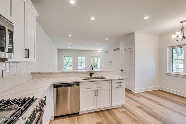 32 Earl Street, Red Bank, NJ 07701