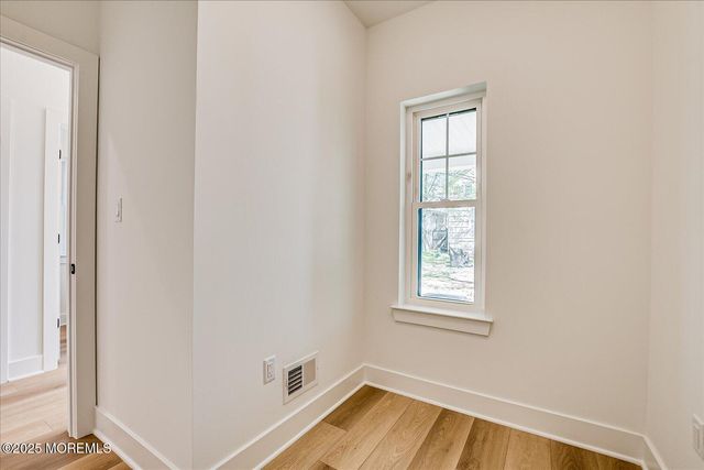 32 Earl Street, Red Bank, NJ 07701