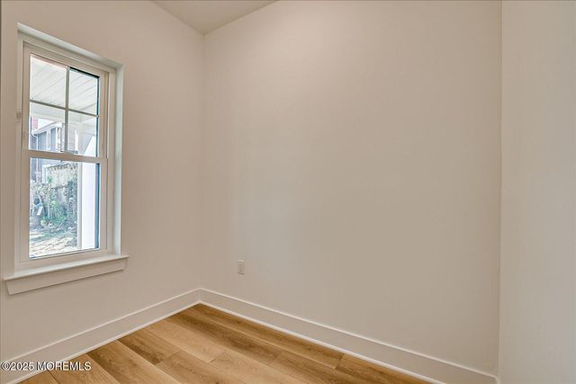 32 Earl Street, Red Bank, NJ 07701