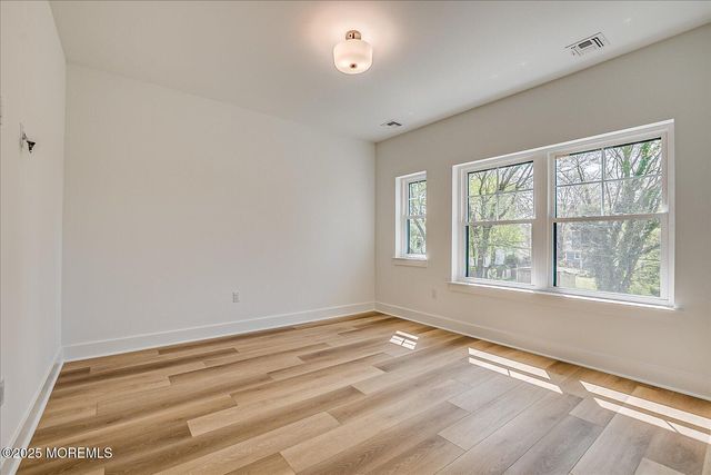 32 Earl Street, Red Bank, NJ 07701