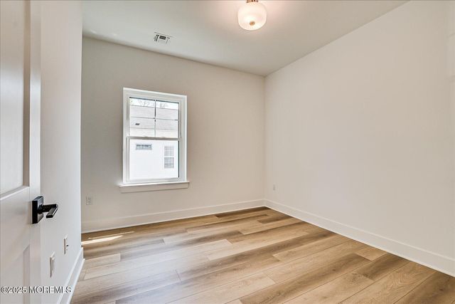 32 Earl Street, Red Bank, NJ 07701