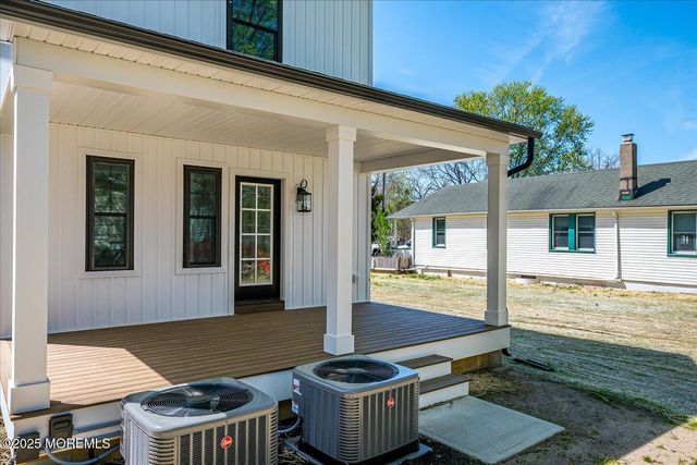 32 Earl Street, Red Bank, NJ 07701