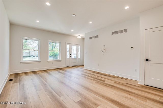 32 Earl Street, Red Bank, NJ 07701
