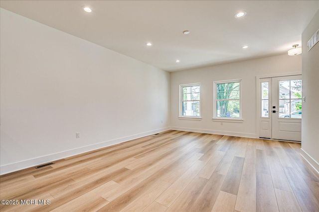 32 Earl Street, Red Bank, NJ 07701