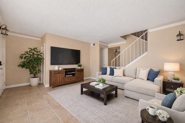 9350 Country Creek Dr 1, Houston, TX 77036