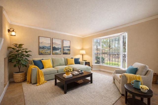 9350 Country Creek Dr 1, Houston, TX 77036