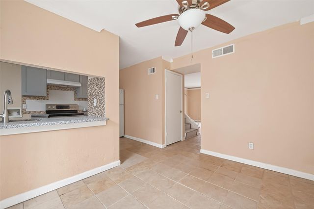 9350 Country Creek Dr 1, Houston, TX 77036