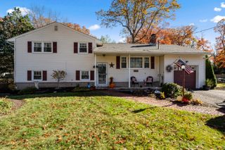 28 Fallon Drive, North Haven, CT 06473