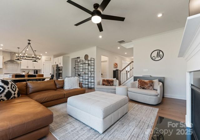 11016 Larkslea Lane, Charlotte, NC 28278