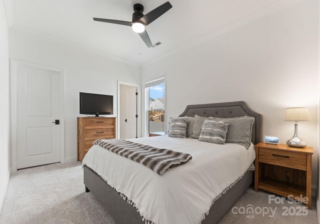 11016 Larkslea Lane, Charlotte, NC 28278