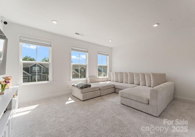 11016 Larkslea Lane, Charlotte, NC 28278