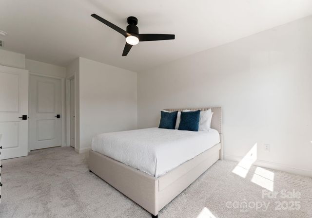 11016 Larkslea Lane, Charlotte, NC 28278