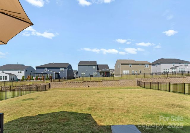 11016 Larkslea Lane, Charlotte, NC 28278