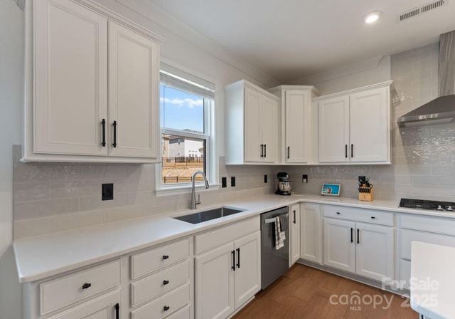 11016 Larkslea Lane, Charlotte, NC 28278