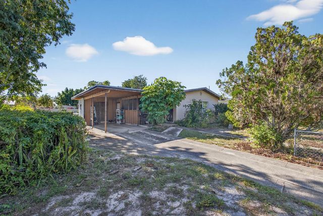 1212 Chickasaw Street, Jupiter, FL 33458