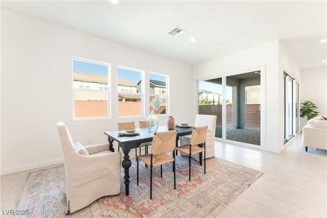 5912 Topaz Ledge Court, Las Vegas, NV 89131