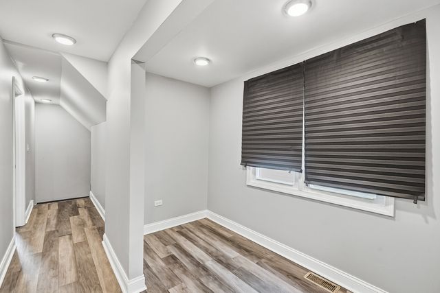 9345 S Harper Avenue, Chicago, IL 60619