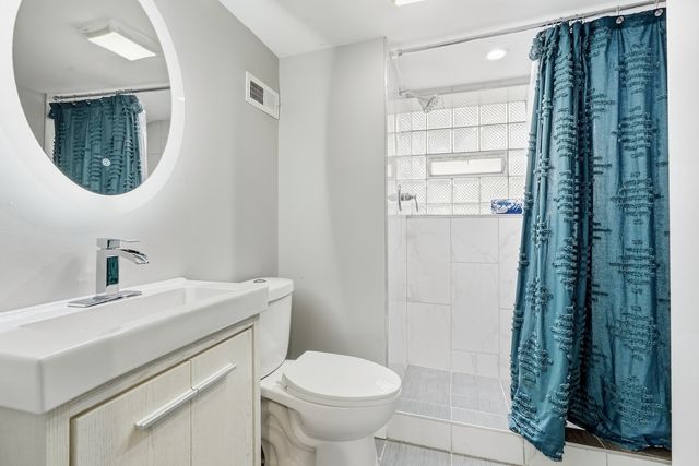 9345 S Harper Avenue, Chicago, IL 60619