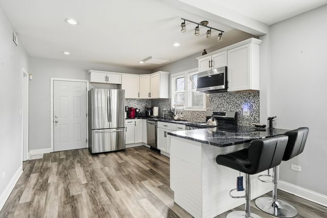 9345 S Harper Avenue, Chicago, IL 60619