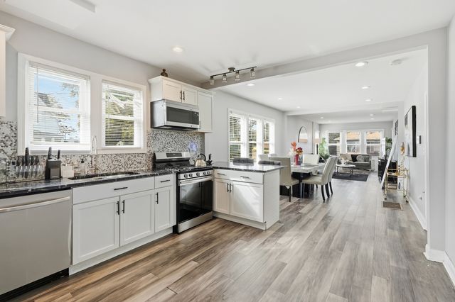 9345 S Harper Avenue, Chicago, IL 60619