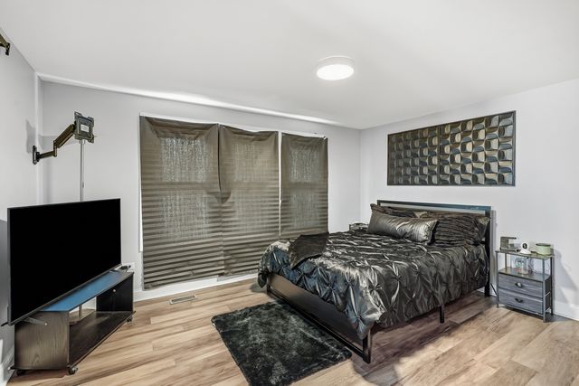 9345 S Harper Avenue, Chicago, IL 60619