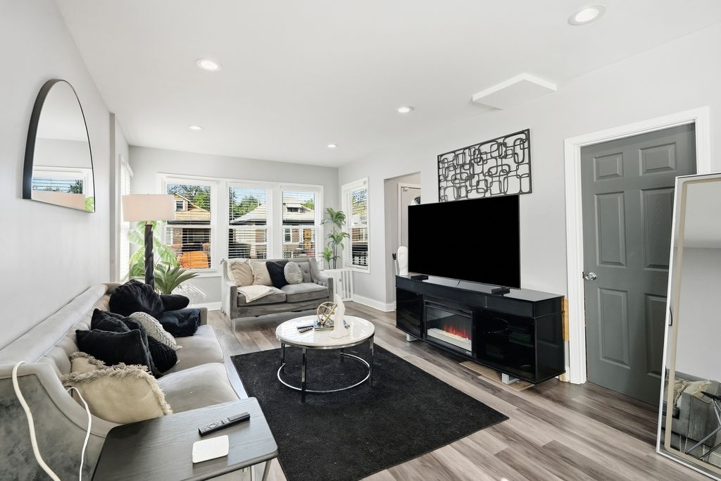 9345 S Harper Avenue, Chicago, IL 60619 — photo 3