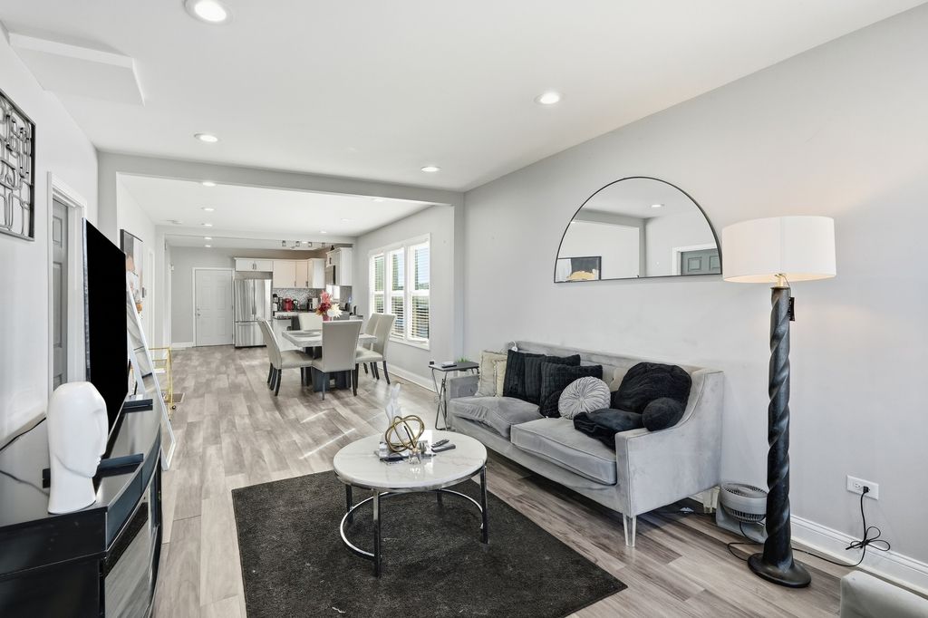 9345 S Harper Avenue, Chicago, IL 60619 — photo 5