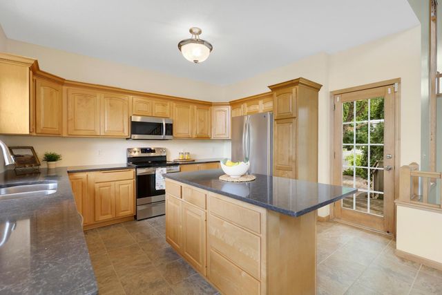 17698 Fortune Trail, Lakeville, MN 55024