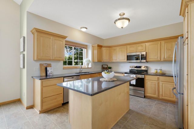 17698 Fortune Trail, Lakeville, MN 55024