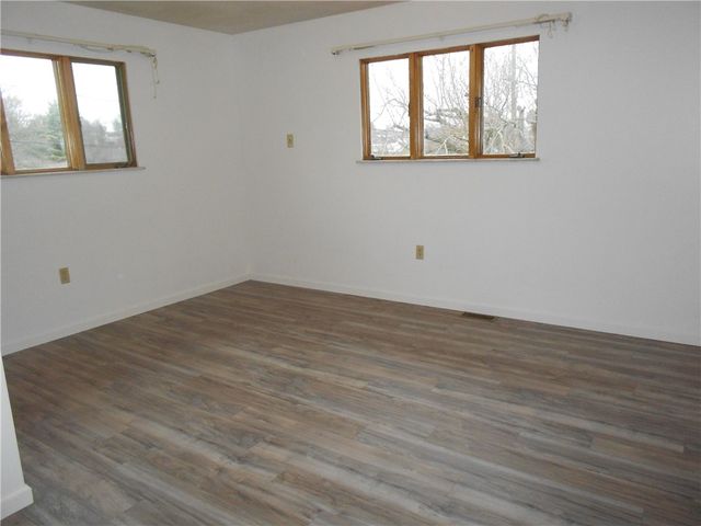 790 Glenn St, South Strabane, PA 15301