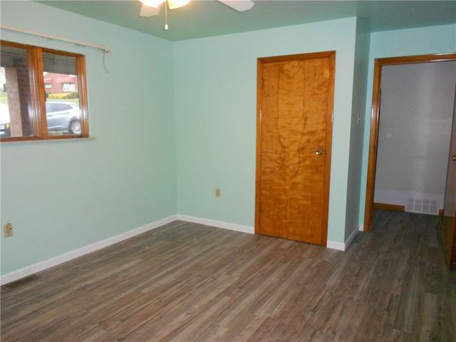 790 Glenn St, South Strabane, PA 15301