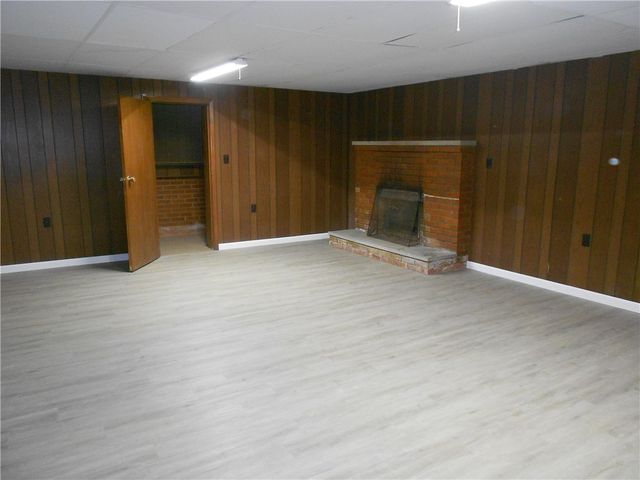 790 Glenn St, South Strabane, PA 15301