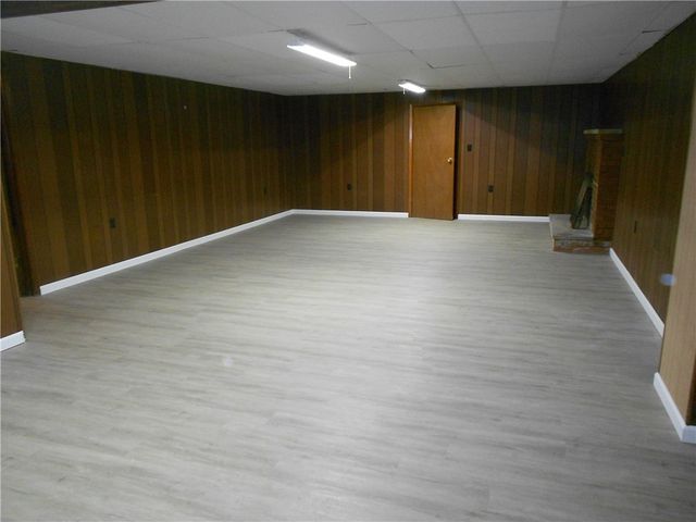 790 Glenn St, South Strabane, PA 15301