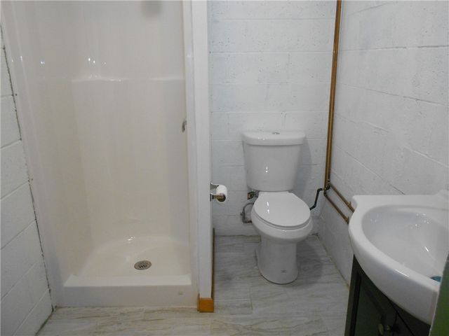 790 Glenn St, South Strabane, PA 15301