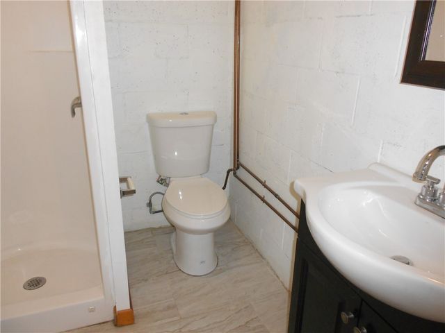 790 Glenn St, South Strabane, PA 15301