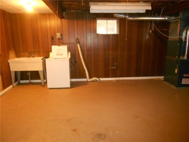 790 Glenn St, South Strabane, PA 15301