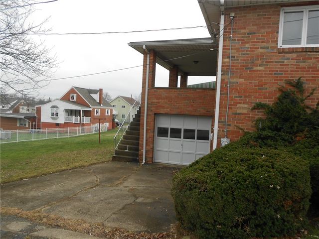 790 Glenn St, South Strabane, PA 15301
