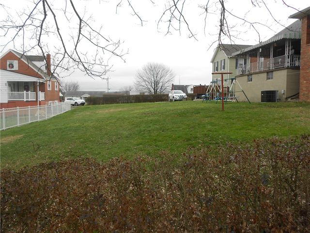 790 Glenn St, South Strabane, PA 15301