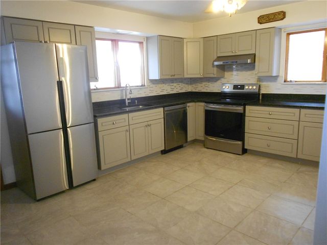 790 Glenn St, South Strabane, PA 15301