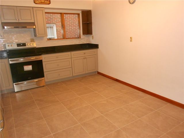 790 Glenn St, South Strabane, PA 15301