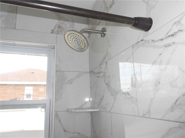 790 Glenn St, South Strabane, PA 15301