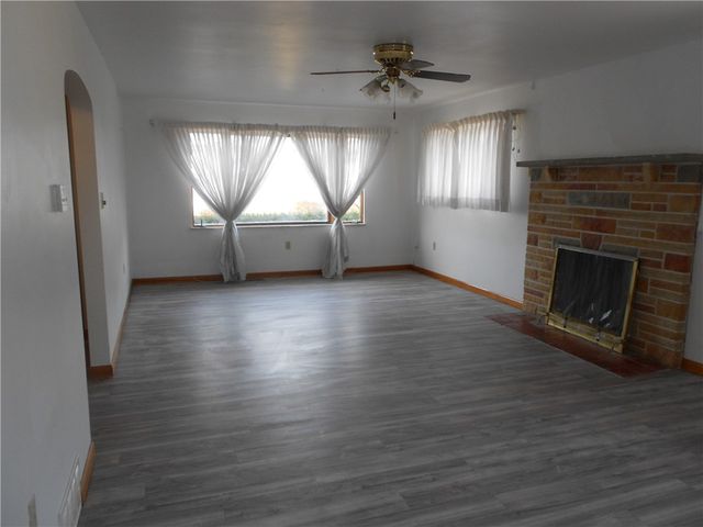 790 Glenn St, South Strabane, PA 15301