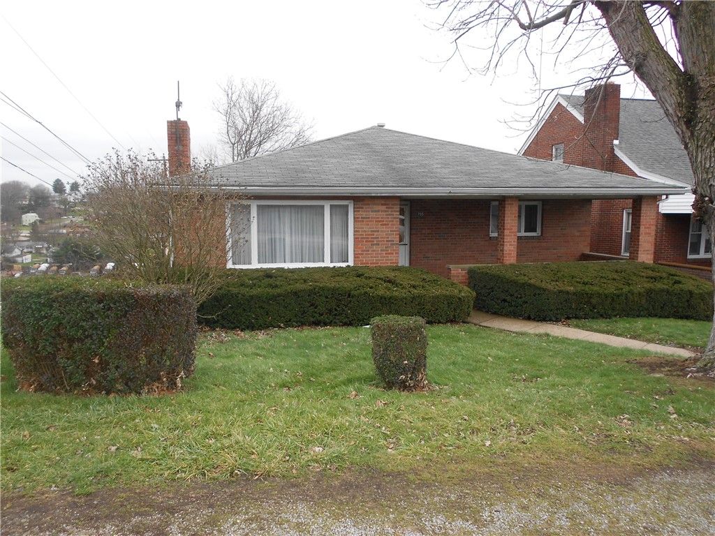 790 Glenn St, South Strabane, PA 15301