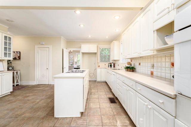 2719 N University Avenue, Little Rock, AR 72207