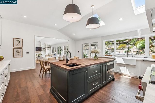 1089 Rahara Dr, Lafayette, CA 94549
