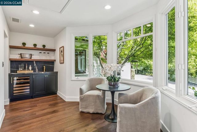 1089 Rahara Dr, Lafayette, CA 94549