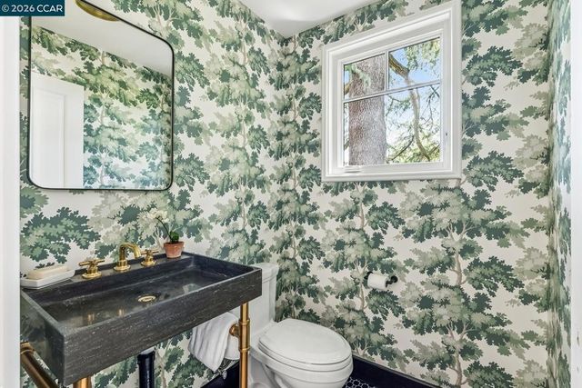 1089 Rahara Dr, Lafayette, CA 94549