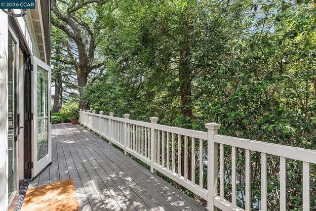 1089 Rahara Dr, Lafayette, CA 94549