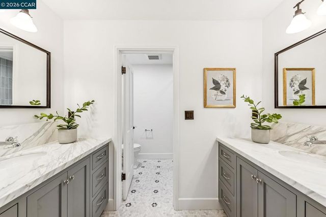 1089 Rahara Dr, Lafayette, CA 94549